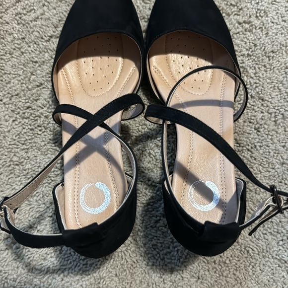 New Black Round Toed Strappy Heels - Picture 4 of 5